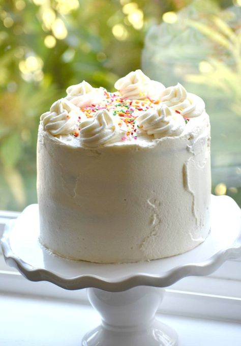 Easy gluten free birthday cake that everyone will love. This gluten free vanilla cake recipe is a family favorite that we share all the time. No one will ever guess that this is a gluten free dairy free cake recipe! Lactose Free Vanilla Cake, Gluten Free Vanilla Cake Recipe, Gluten Free Dairy Free Cake, Dairy Free Birthday Cake, Dairy Free Vanilla Cake, Gluten Free Wedding Cake, Dairy Free Cake Recipe, Gluten Free Birthday Cake, Gluten Free Vanilla Cake