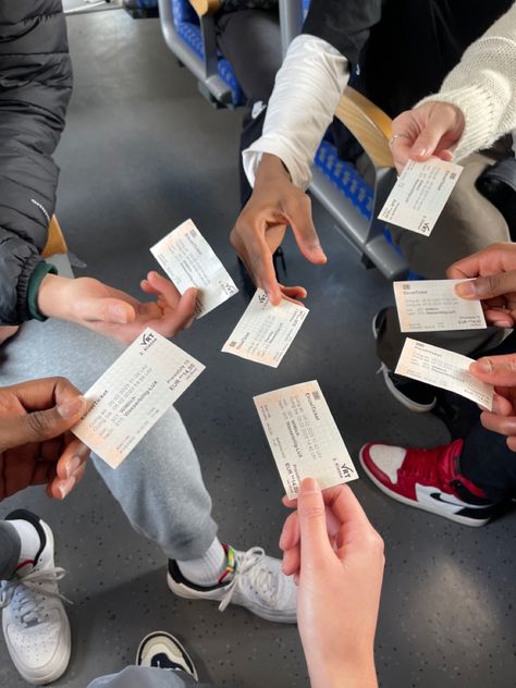 train aesthetic friend group dream diary europe travel explore Train Friends Aesthetic, Travel By Train, Travel Train, Coquette Fashion, Friends Aesthetic, Summer 24, Train Travel, Travel Aesthetic, Europe Travel