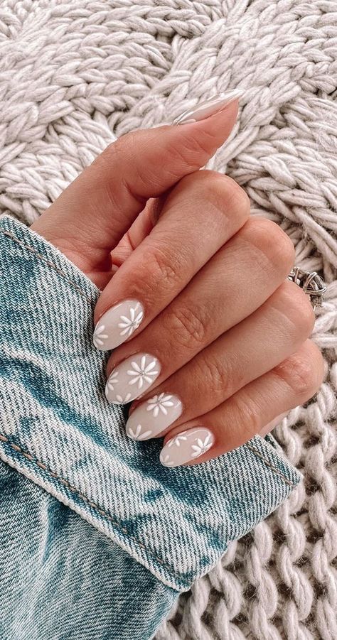 flower nails, flower nail art, flower nails designs, cute flower nails, pink floral nails, short nails flower, daisy nails, ditsy nails, flower and french tip nails Nude Oval Nails, Tan Nails, Pink Tip Nails, Bridesmaids Nails, Boho Nails, Milky Nails, Daisy Nails, Flower Nail Designs, Cute Gel Nails