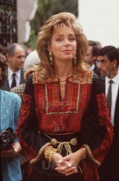 Queen Noor, traditional Jordanian Dress ❤ Jordanian Clothing, Queen Of Jordan, Jordanian Dress, Queen Noor, Princess Haya, Jordan Royal Family, Arabian Dress, Arabic Dress, Queen Rania