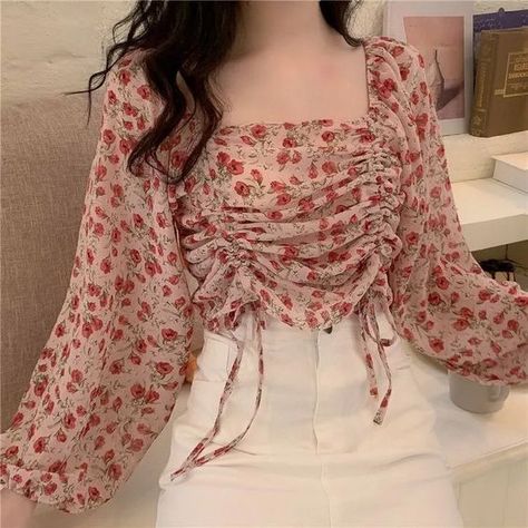 Outfits With Blouses, Korean Tops Blouse, Aesthetic Blouse, Blouse Aesthetic, Floral Blouse Outfit, Floral Top Outfit, Floral Chiffon Blouse, Fashion Top Outfits, Fashion Tops Blouse