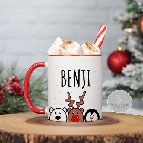 Cricut Christmas Mug Ideas, Mug Design Ideas, Christmas Mug Design, Xmas Mugs, Diy Christmas Mugs, Penguin Mug, Friends Mug, Penguin Design, Christmas Eve Box Fillers