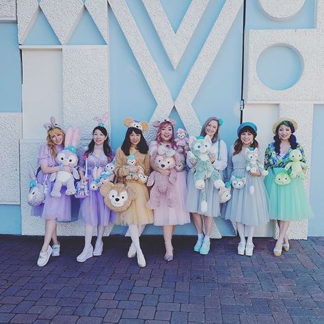 Disneybound Duffy and friends Disney Parks Outfits, Tokyo Outfits, Disneybound Ideas, Duffy And Friends, Stella Lou, Disney Tokyo, Duffy The Disney Bear, Disney College Program, Cute Disney Outfits