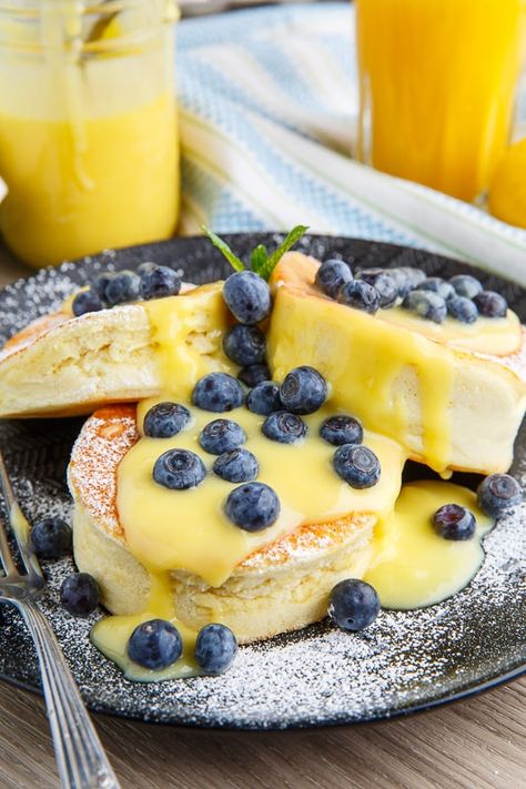 Pancakes With Lemon Curd, Japanese Souffle Pancake Recipe, Japanese Souffle Pancakes, Closet Cooking, Japanese Pancake, Souffle Pancakes, Savory Pancakes, Dessert Party, Blueberry Recipes