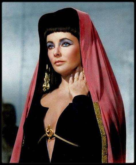 Edward Wilding, Elizabeth Taylor Cleopatra, Queen Cleopatra, Scarlett O'hara, Violet Eyes, Egyptian Queen, Actrices Hollywood, Norma Jeane, Colorful Portrait