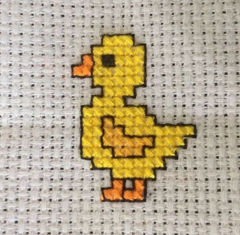 Duck Cross Stitch, Colorful Cross Stitch Patterns, Colourful Cross Stitch, Modele Pixel Art, Cross Stitch Beginner, Embroidery Stitches Beginner, Tiny Cross Stitch, Cross Stitch Kitchen, Cross Stitch For Kids