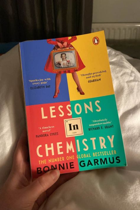 Bonnie Garmus, Manga Josei, Lessons In Chemistry, Chemistry Book, Elizabeth Day, Online Book Club, 17 December, Historical Fiction Books, Comic Manga