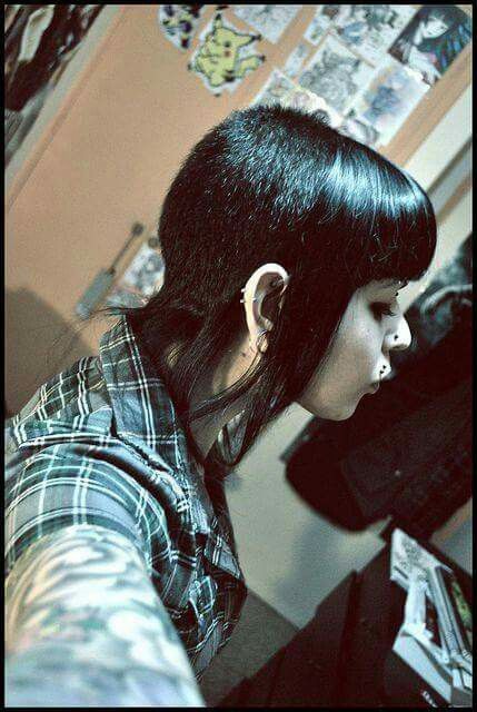 Skinhead Haircut, Chelsea Haircut, Chelsea Cut, Short Punk Hair, Skinhead Fashion, Skinhead Girl, Punk Hair, Punk Girl, Edgy Hair