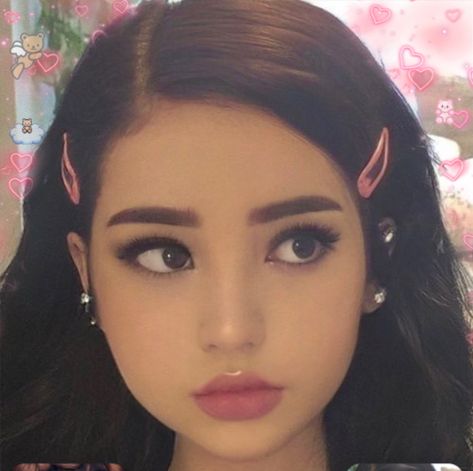 Soft Fem Makeup, Hispanic Girl Makeup, Bitter Makeup, Makeup For Big Eyes, Cutesy Makeup, Girly Makeup, Latina Makeup, Soft Makeup Looks, Soft Makeup