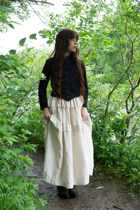 Prairie Dress Photoshoot, Prairie Style Fashion, Peasant Outfit Aesthetic, Rural Aesthetic Fashion, Doen Aesthetic, Prairie Dress Outfit, Prairie Outfit, Marceline Fashion, Autumnal Style