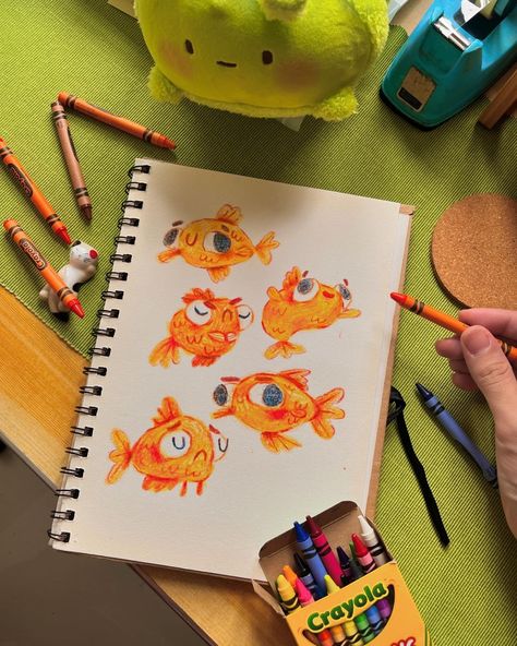 santepolio • Instagram Crayola Crayon Art, Goldfish Art Illustrations, Crayon Drawing Aesthetic, Crayon Art Ideas, Contemporary Drawings, Crayons Art, Goldfish Art, Crayon Drawing, Playful Art