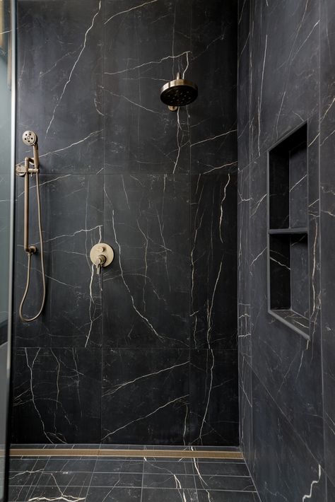 57+ Black Bathroom Ideas ( COOL & DRAMATIC ) - Stylish Bathrooms Black Shower Bathroom, Mom Bathroom, Black Marble Bathroom, Black Marble Tile, Black Tile Bathrooms, Black And Gold Bathroom, Master Shower, Bad Inspiration, Black Tiles