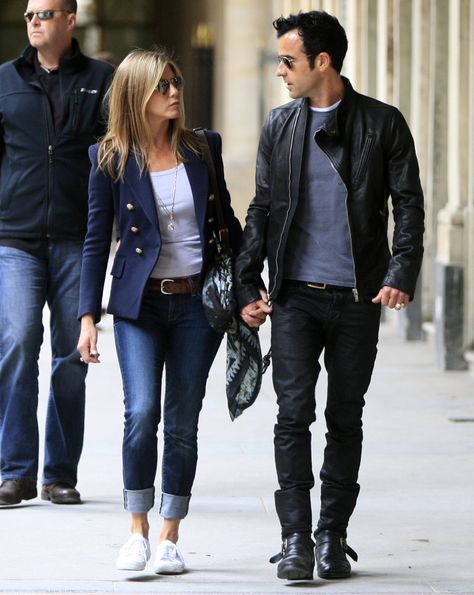 White Keds Outfit, Keds Shoes Outfit, Keds Outfit, Keds Outfits, White Keds, Jennifer Aniston Style, Jenifer Aniston, Keds Style, Justin Theroux