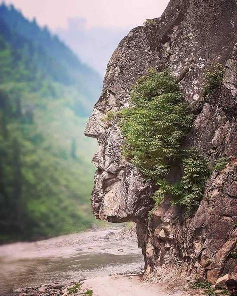 Samundar Katha Lake near Nathia Gali - Imgur Neelum Valley, Kashmir Pakistan, Pakistan Travel, Human Face, Amazing Places, Surreal Art, Abandoned Places, Optical Illusions, Nature Photos