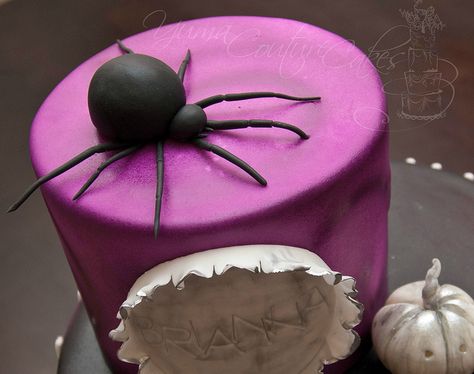 Fondant black widow spider by Yuma Couture Cakes, via Flickr Spider Cake, Black Fondant, 21st Cake, Widow Spider, Black Widow Spider, Fondant Animals, Cake Tools, Couture Cakes, Birthday Art