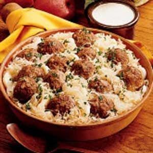 Beef And Sauerkraut Recipes, Sauerkraut Dinner, Recipes Spaghetti, Spanish Foods, Italian Meatball, Meat Meals, Sauerkraut Recipes, German Recipes, One Pot Dinner