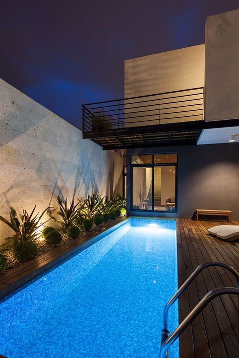 Casa Ming by LGZ Taller de Arquitectura Garden Pool Design, Moderne Pools, Houses In Mexico, Small Pool Design, Modern Pools, Small Pools, Swimming Pool Designs, Small Backyard Pools, Dream Houses