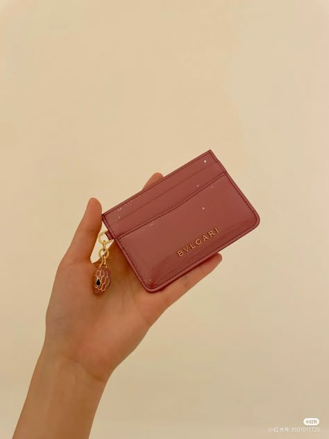 Cardholder Aesthetic, Wallet Aesthetic, Luxury Birthday Gifts, My Style Bags, Luxury Lifestyle Fashion, Luxury Bags Collection, Girl Fashion Style, Stylish Eve, Cute Wallets