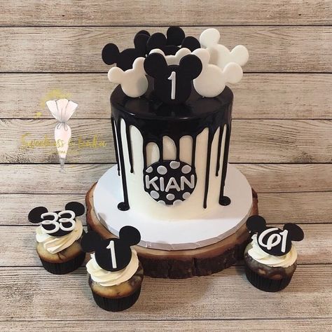 Mickey Mouse inspired drip cake!! Celebrating three birthdays!! #sweetnessbylenka #mickeymousecake #mickeymousedripcake #dripcake… Mickey Mouse Cake, Drip Cake, Drip Cakes, Third Birthday, Birthday Cake, Cake, Celebrities, Birthday