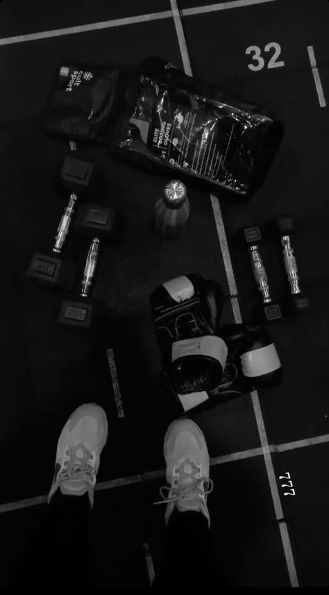 Gym equipments, Nike Airforce 270 React Boxing Therapy, Boxing