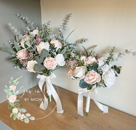 Blush crimson hand tied bride bouquet - blush crimson wedding ceremony plant life Check more at https://weddingideas.space/blush-crimson-hand-tied-bride-bouquet-blush-crimson-wedding-ceremony-plant-life/ Rustic Pink Wedding Theme, Dusky Pink Bridal Bouquet, Wedding Flowers With Champagne Dress, Rustic Pink Wedding Bouquet, Dusty Pink Bouquet Wedding, Dusky Pink Wedding Flowers, Sage Green And Blush Wedding, Light Pink Wedding Theme, Blush And Sage Wedding