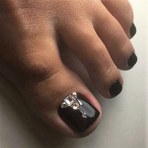 Black-Rhinestones Toe Nail art Black Pedicure With Rhinestones, Black Nails Pedicure, Black Pedicure Designs, Black Toe Nail Designs, Black Pedicure Ideas, Teen Nail Art, Black Pedicure, Black Toe Nails, Easy Toe Nail Designs