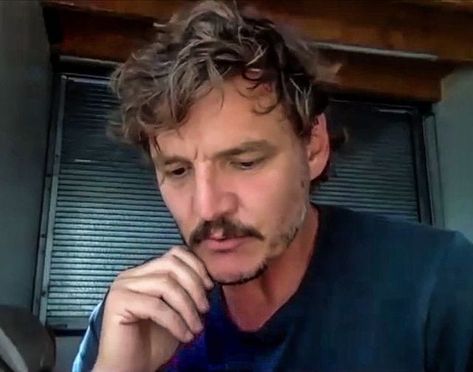 Pedro Pascal Hair, Don Jose, Don Pedro, Pedro Pascal, Oui Oui, Celebrity Crush, Curly Hair, Actors & Actresses, Pretty People