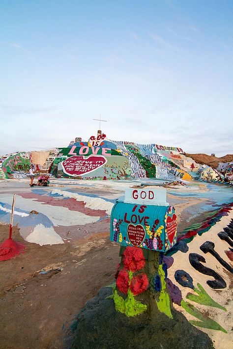 Slab City, Selfie Filters, Salvation Mountain, Eagle Rock, Take A Selfie, Strange Places, Roadside Attractions, Red River, California Dreaming