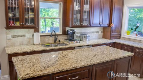 Giallo Ornamental Granite Kitchen, Granite Kitchen Countertop, Giallo Ornamental Granite, Creative Kitchen Ideas, Metal House Plans, Ideas Cocina, Kitchen Favorites, Kitchen Remodel Countertops, Kitchens Cabinets