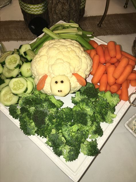 Cauliflower sheep decor Sheep Made Of Cauliflower, Sheep Themed Food, Lamb Chop Birthday Party, Sheep Decorations Party Ideas, Sheep Food Ideas, Sheep Party Ideas, Lamb Themed Birthday Party, Lamb Birthday Party, Sheep Party Decorations