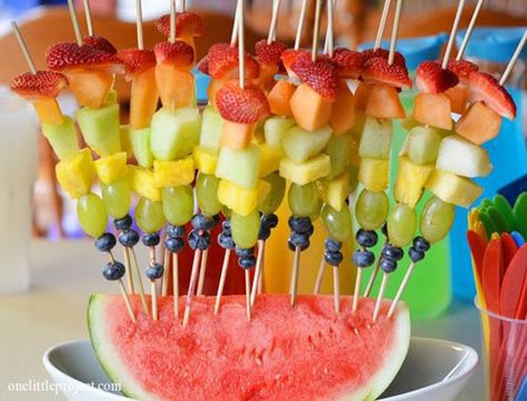 50+ Food on a Stick Lunch Ideas - Rainbow Party Ideas : Fruit Skewers Rainbow First Birthday, Rainbow Parties, Fruit Skewers, Fruit Kabobs, Fruit Display, Fruit Party, Halloween Appetizers, Rainbow Birthday Party, Food Displays