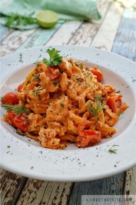 tagliatelle, salmon, creamy, tomato, sauce, pasta, recipe, italian, dish, food, lovethatbite, parsley, dill, hearty, lime, al dente Salmon Tagliatelle Recipes, Salmon Pasta Recipes, Salmon And Broccoli, Tomato Pasta Recipe, Lasagna Pasta, Salmon Pasta, Tomato Pasta Sauce, Tomato Sauce Recipe, Best Pasta Recipes