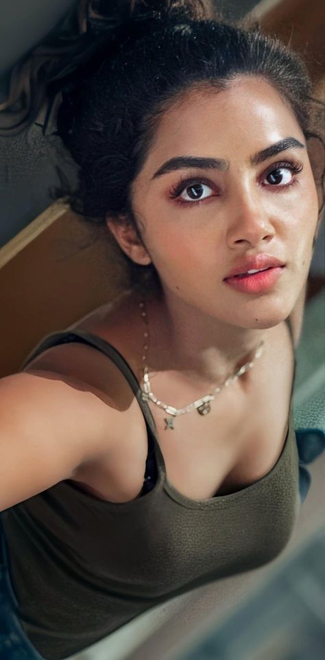 Anupama Parameswaran New Pics, South Indian Hot Actors, Anupama Parameswaran Hot Pic, Anupama Images Full Hd, Anupama Cute Pics, Anupama Parameswaran Face Close Up, Anupama In Saree, Anupama Parameswaran Cute Face, Anupama Parameswaran Hot Lips