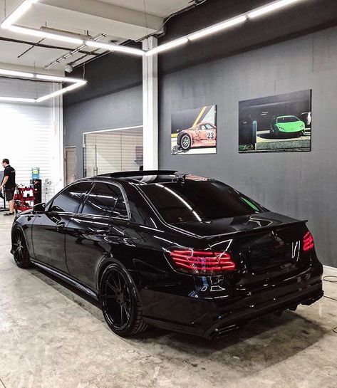 Amg S63, Mercedes E300, Tmax Yamaha, Mercedes Benz E63, Black Mercedes Benz, Merc Benz, Mercedes Benz E63 Amg, Amg Car, Mercedes Benz E550