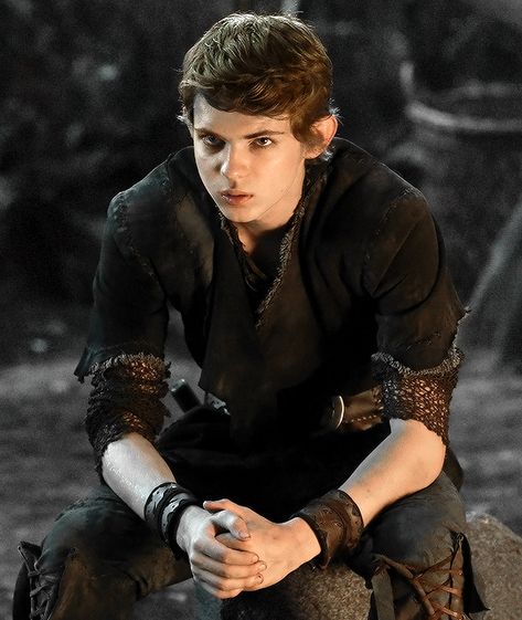 Ouat Peter Pan, Original Peter Pan, Peter Pan Imagines, Peter Pan Wallpaper, Once Upon A Time Peter Pan, Peter Pan 3, Robbie Kay Peter Pan, Pan Ouat, Peter Pan Art