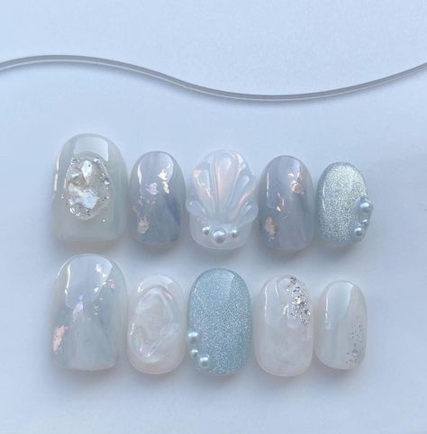 Concert Nails, Christmas Nail Stickers, Art Deco Nails, Asian Nails, Hippie Nails, Subtle Nails, Simple Gel Nails, Minimal Nails, Pretty Gel Nails