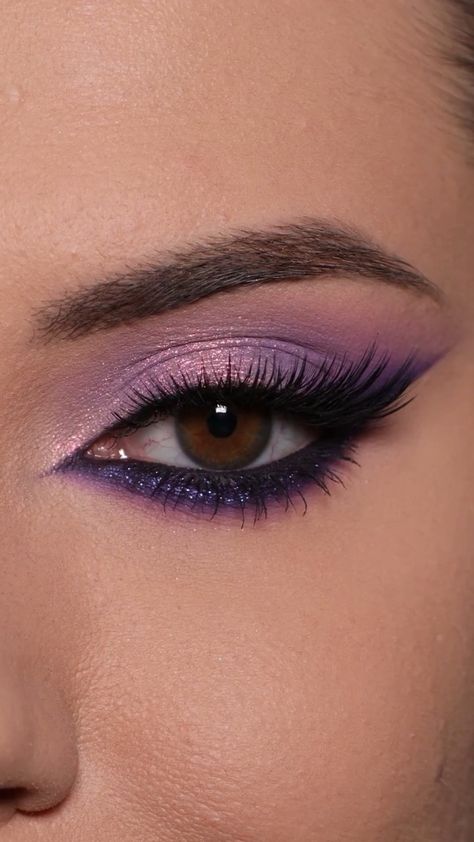 This sparkly & smokey purple makeup will steal your hearts! | cosmetics | This sparkly & smokey purple makeup will steal your hearts! | By Makeup Gallery Makeup Prom Purple, Pink Purple Smokey Eye, Pink And Purple Smokey Eye, Makeup Looks For Dark Purple Dress, Deep Purple Smokey Eye, Cheer Makeup Competitive Purple, Makeup Look For Purple Outfit, Homecoming Makeup For Purple Dress, Purple Edgy Makeup