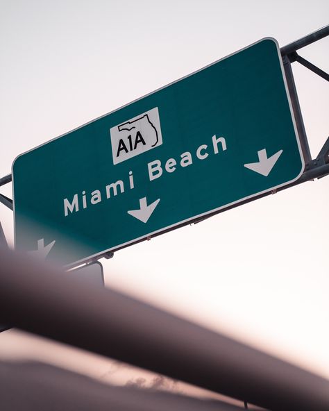 Miami Wallpaper, City Traffic, Miami International Airport, Miami Travel, Miami Life, Shotting Photo, Downtown Miami, Free City, Road Sign