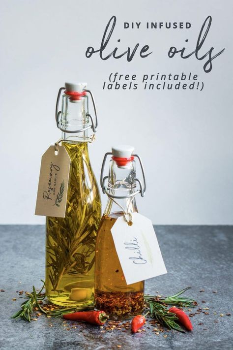 Diy Infused Oils, Edible Holiday Gifts, Printable Gift Labels, Flavored Olive Oil, Diy Food Gifts, Diy Edible, Homemade Food Gifts, Christmas Food Gifts, Infused Olive Oil