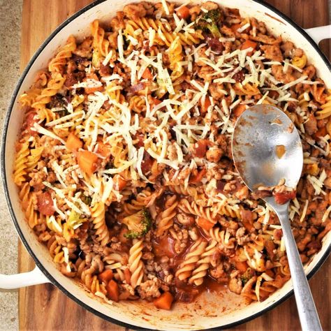 Chicken Casserole With Pasta, Ground Chicken Pasta, Casserole With Pasta, Ground Chicken Casserole, Pasta And Vegetables, Chicken Pasta Casserole, Pasta Casserole Recipes, Pasta Vegetables, Chicken Pasta Bake