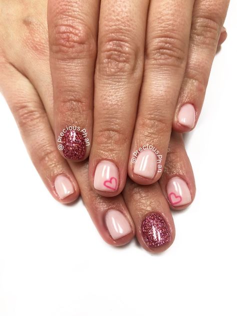 Valentines Days Nail Ideas, Simple Classy Valentines Day Nails, Opposite Hand Nails, Valentines Nails Gel Short Simple, Boho Valentines Nails, Short Natural Valentines Nails, Valentines Day Nails 2024, Nub Nails, February Nails 2024