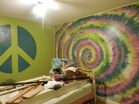 tye dye walls How To Paint Walls, Tie Dye Wall, Paint Walls, Hippie Bedroom, Diy Fabric Crafts, Hippie Chick, Man Room, Boho Diy