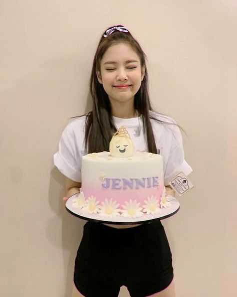 Rose Blackpink, Jennie Lisa, Happy Birthday, Cake, Birthday