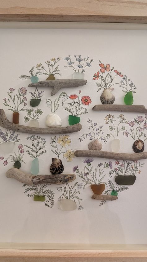 Art de coquillages et de coquillages de Cornouailles Peinture d'intérieur sur des verres de mer et des coquillages avec des coquillages et du verre collectés localement sur les plages de Cornouailles. - Etsy France Painting With Shells, Seaglass Art Ideas, Sea Glass Art Ideas, Sellable Art, Seaglass Ideas, Earth Crafts, Seashell Artwork, Seashell Art Diy, Shell Painting