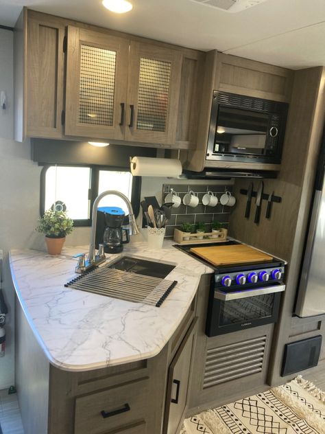 RV kitchen, rv decor, rv kitchen storage ideas Travel Trailer Decor, Glamper Camper, Rv Interior Remodel, Camper Interior Design, Camper Kitchen, Camper Trailer Remodel, Camper Organization, Camper Hacks, Trailer Decor