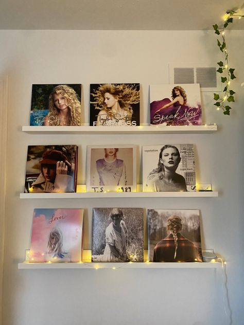 Taylor Swift Vinyls On Wall, Taylor Swift Posters In Room, Taylor Swift Inspired Dorm Room, Taylor Swift Vinyl Shelf, Room Inspiration Taylor Swift, Bedroom Taylor Swift Theme, Taylor Swift Living Room, Gen Z Wall Art, Taylor Swift Vinyl Display