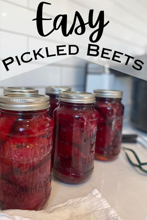 These perfect pickled beets are easy to make... And they're a fast and easy side dish for gatherings! Sandwich Cookies Christmas, Canned Beets, Canned Pickled Beets, Pickled Beets Recipe, Beets Recipe, Baked Potato Casserole, Pickle Butter, Roasted Root Vegetables, Beet Recipes