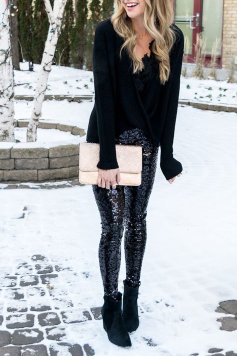 All Black + Sequin Leggings Holiday Look // NYE Outfit Ideas Sequins Leggings Outfit, Christmas Outfits Dressy, Black Sequin Leggings, Family Photo Outfits Winter, Awesome Leggings, Outfits Leggins, Christmas Simple, Look Legging, Sequin Leggings