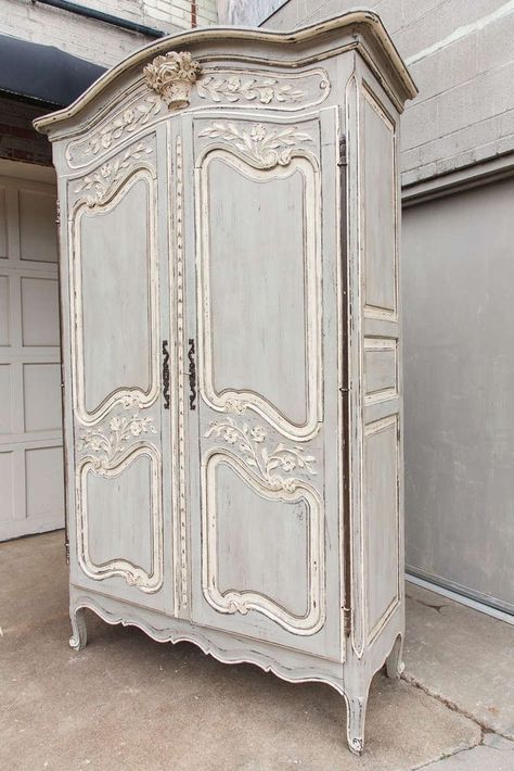 Painted Armoire, Painting Wooden Furniture, White Furniture Living Room, Best Outdoor Furniture, Distressed Furniture, Painting Furniture, French Furniture, Cheap Furniture, Paint Furniture