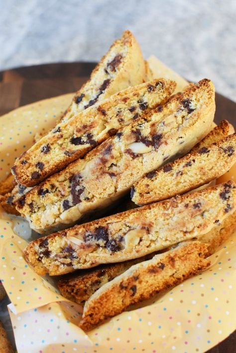 Chocolate Almond Biscotti Recipe, Chocolate Chip Biscotti Recipe, Best Biscotti Recipe, Homemade Biscotti, Cranberry Biscotti, Cranberry Pistachio Biscotti, Almond Biscotti Recipe, Italian Cookie Recipes, Almond Chocolate